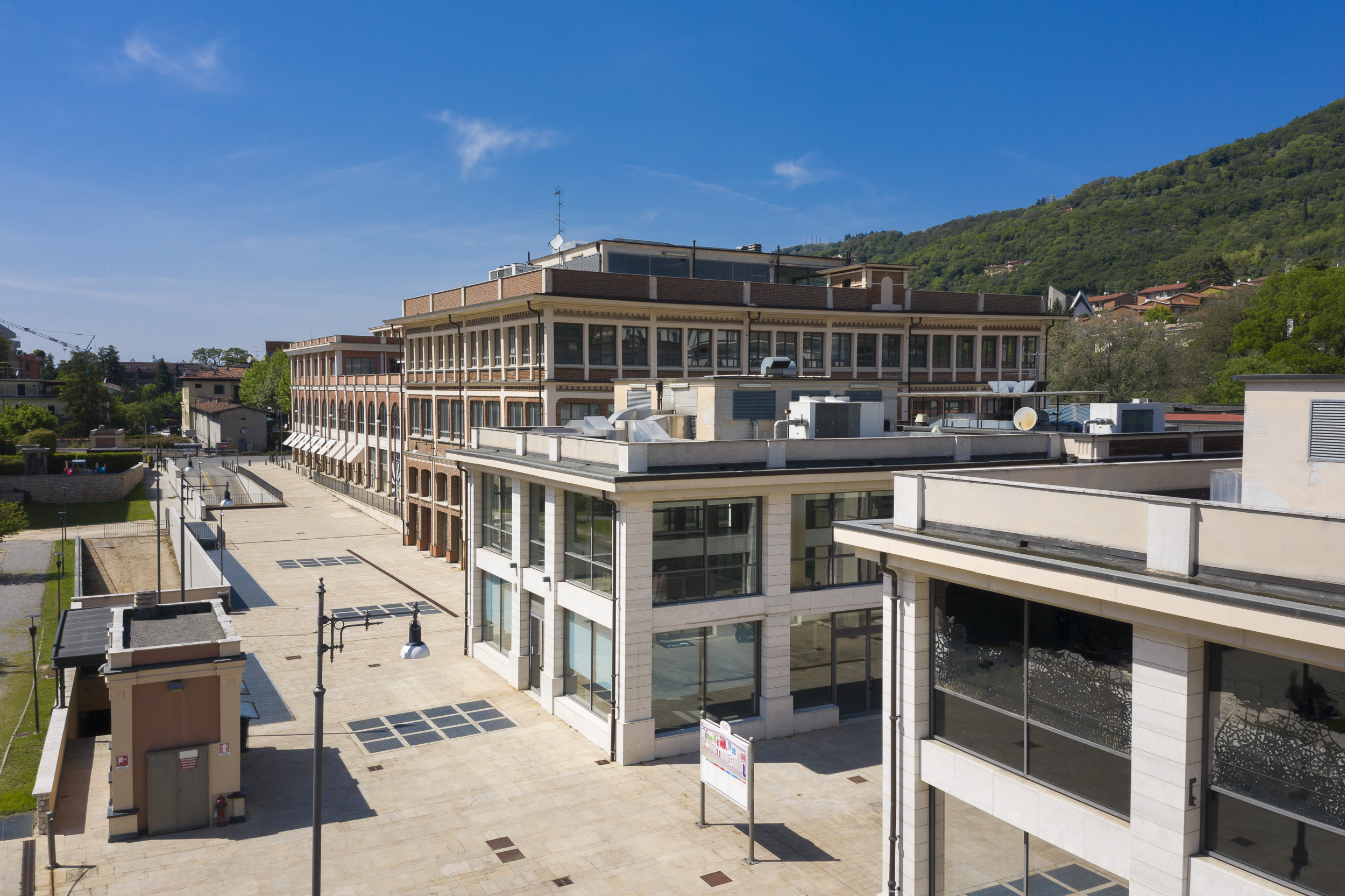 Immobile commerciale in vendita a Brescia Est - immagine 2
